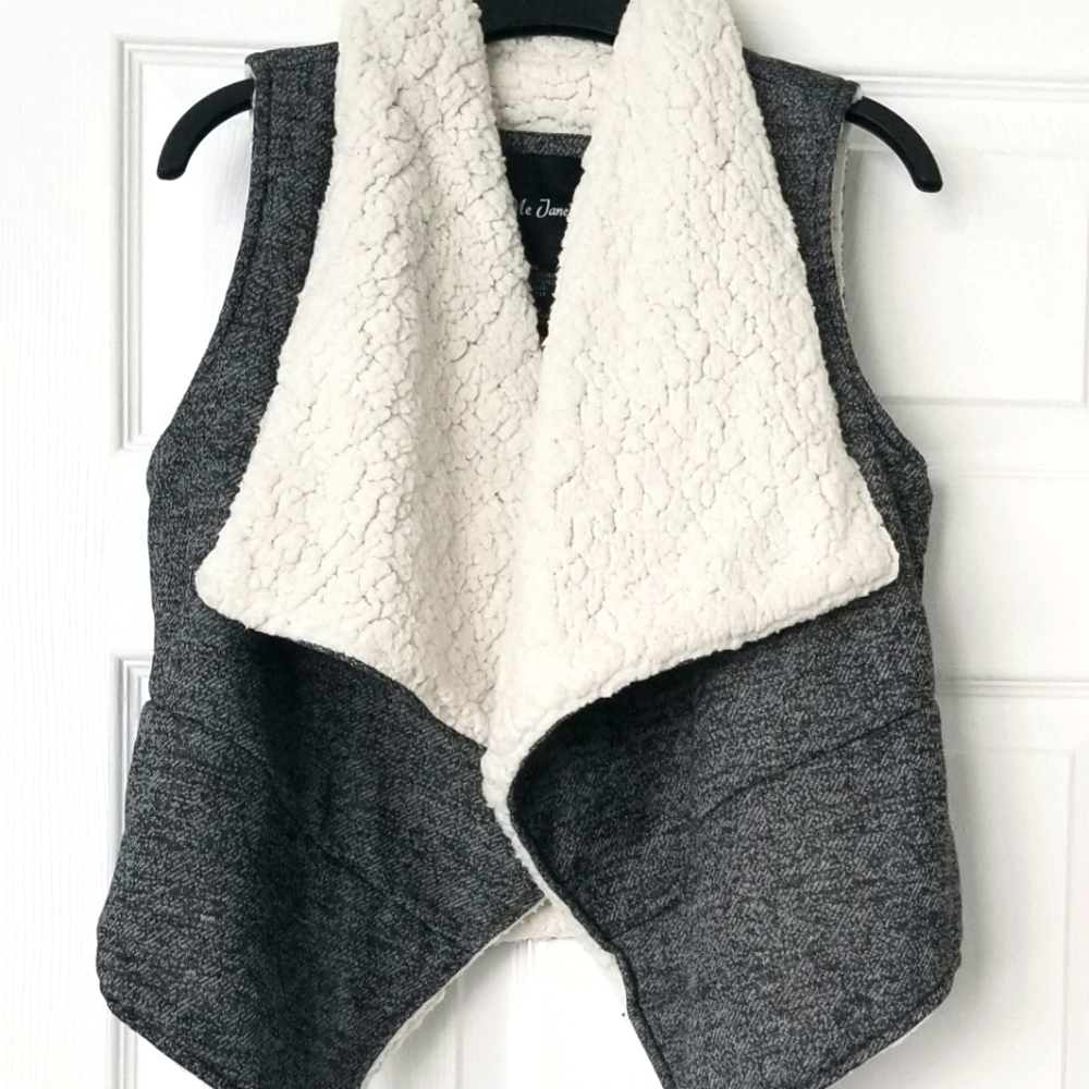 Me Jane children's Faux Fur Vest